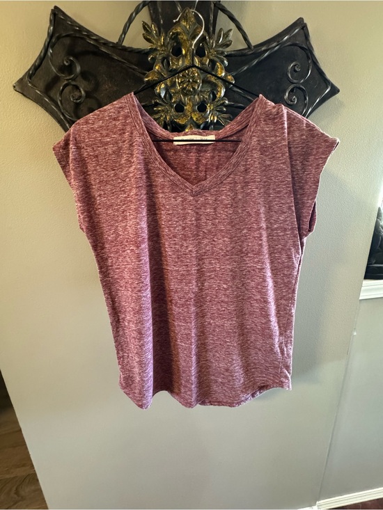 Bluenotes Tops - All T-shirts 3 for $30!! 🎉
Women’s V-Neck Short Sleeve Top - Marled Wine